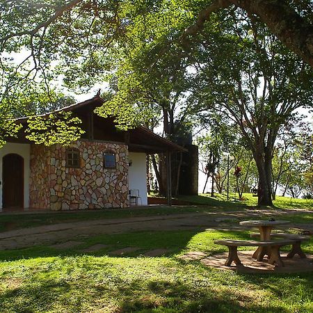 Hotel Fazenda Paraiso Da Serra คองโกนญัส ภายนอก รูปภาพ